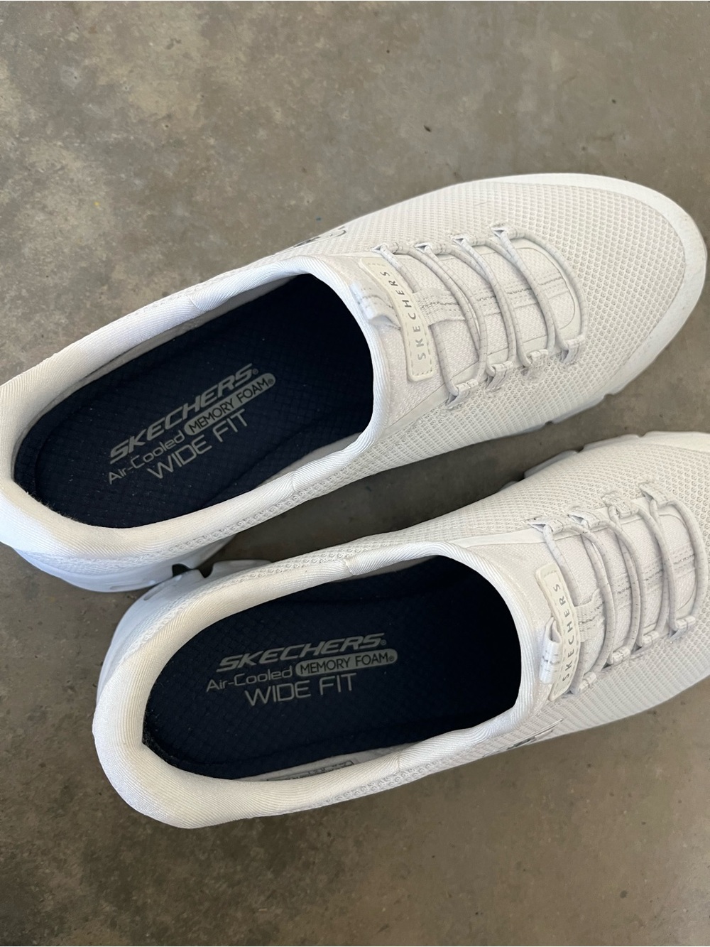 Skechers All-White Slip-On glide step Sneakers 8.5 wide - Picture 5 of 6